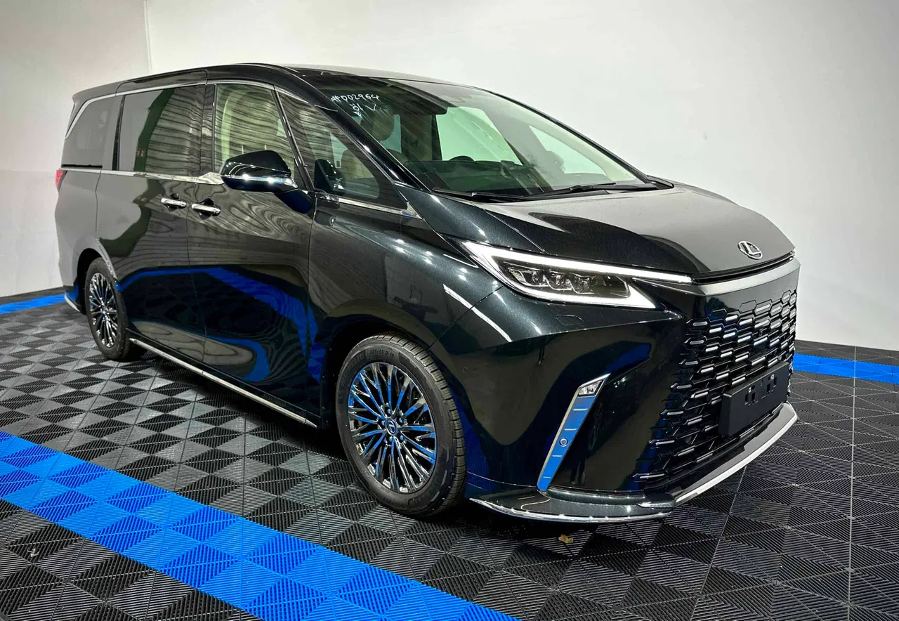 7 X Lexus LM350h Executive, NEW, On stock in Bremerhaven – 3