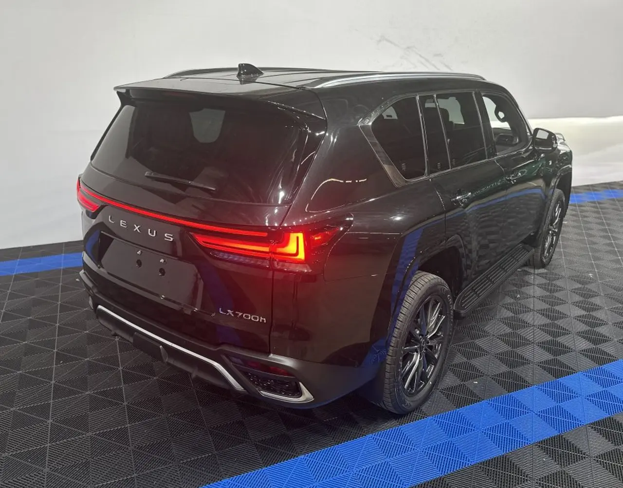 Lexus LX700H Sport 2025, NEW – 5