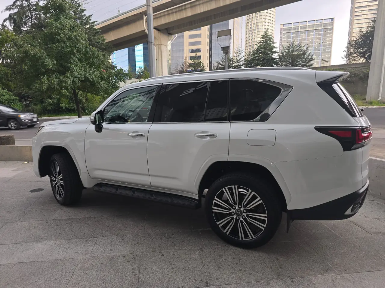 Lexus LX700H Luxury 2026, NEW, On stock – 5