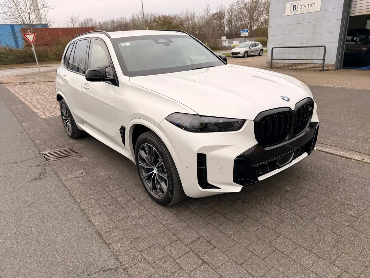BMW X5 M60i, 4,4l/V8, 530Hp, Factory Armored VR6 2026 – 6