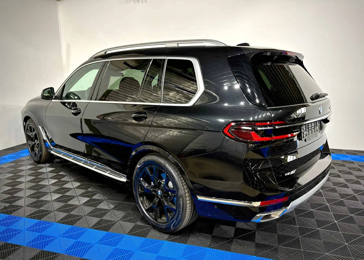 BMW X7 40i – 7