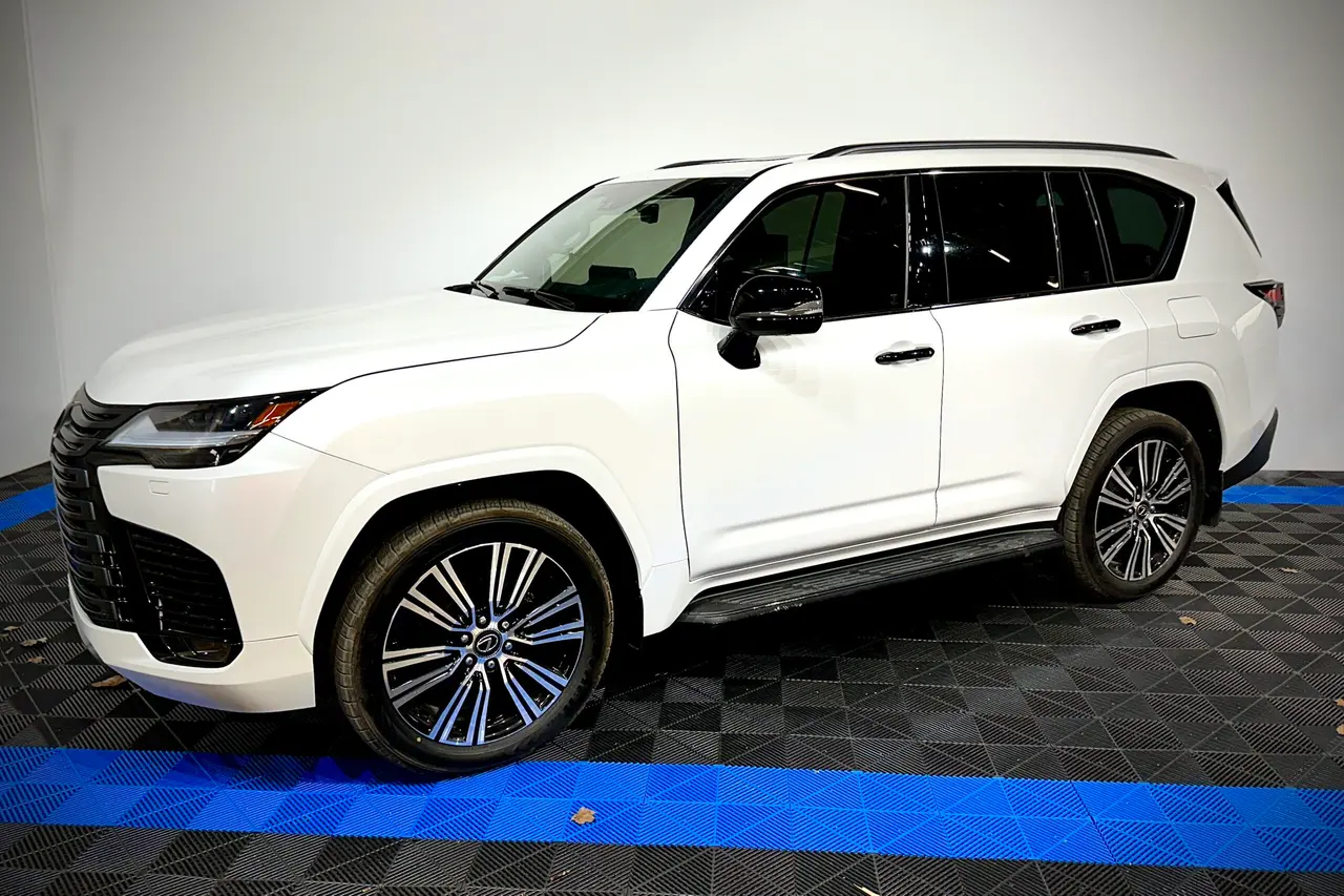 Lexus LX600 Luxury B6 Armored, NEW, On stock – 10