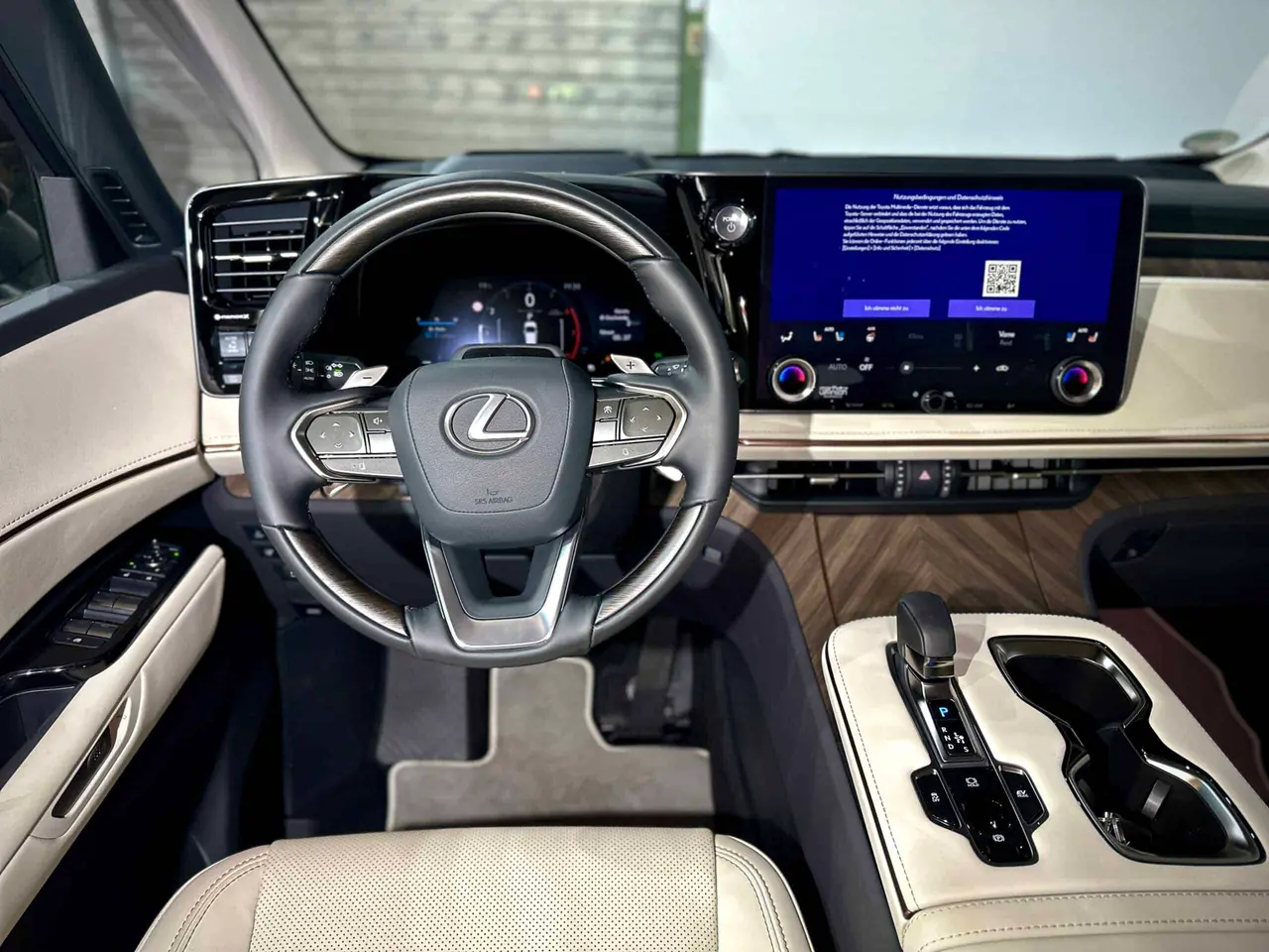7 X Lexus LM350h Executive, NEW, On stock in Bremerhaven – 14