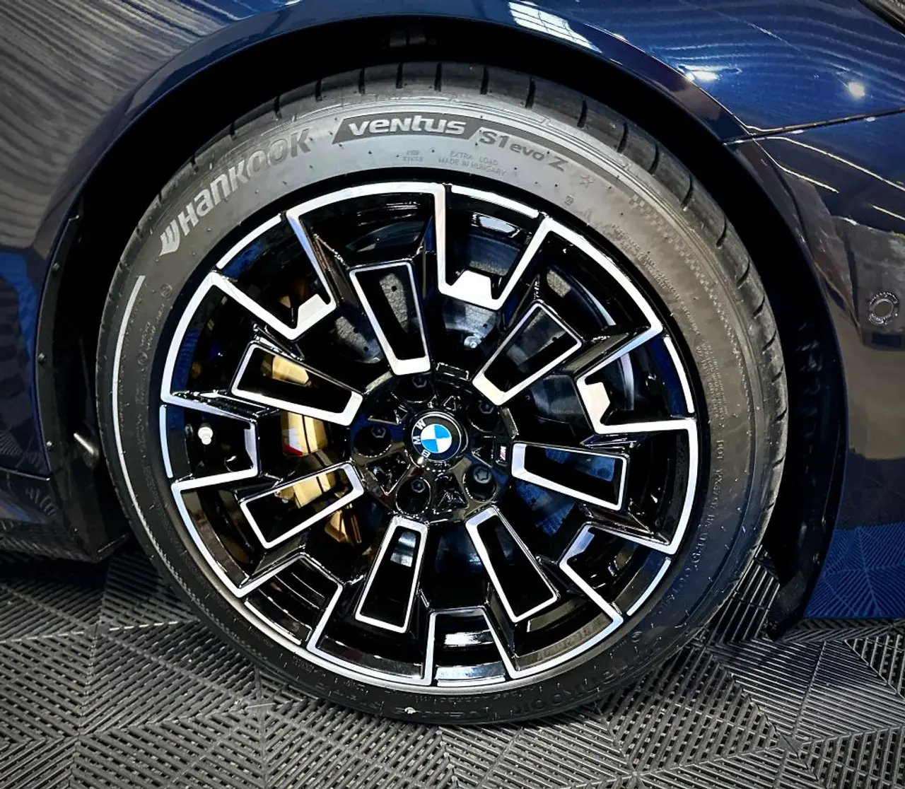 BMW M5 2025, NEW ULTIMATE On stock in Bremerhaven – 19