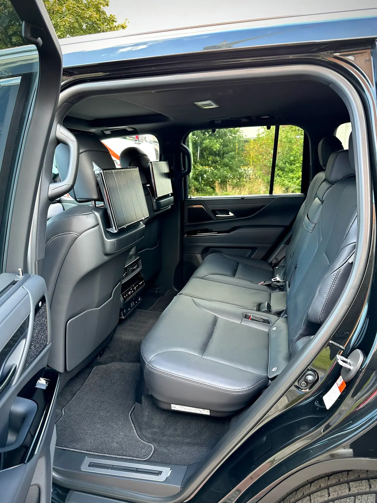 2 X Lexus LX600 Luxury NEW, On stock in Bremerhaven – 21